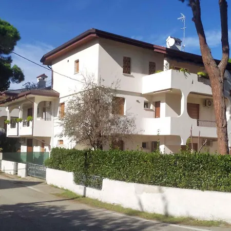 Apartment In Rosolina Mare 25013